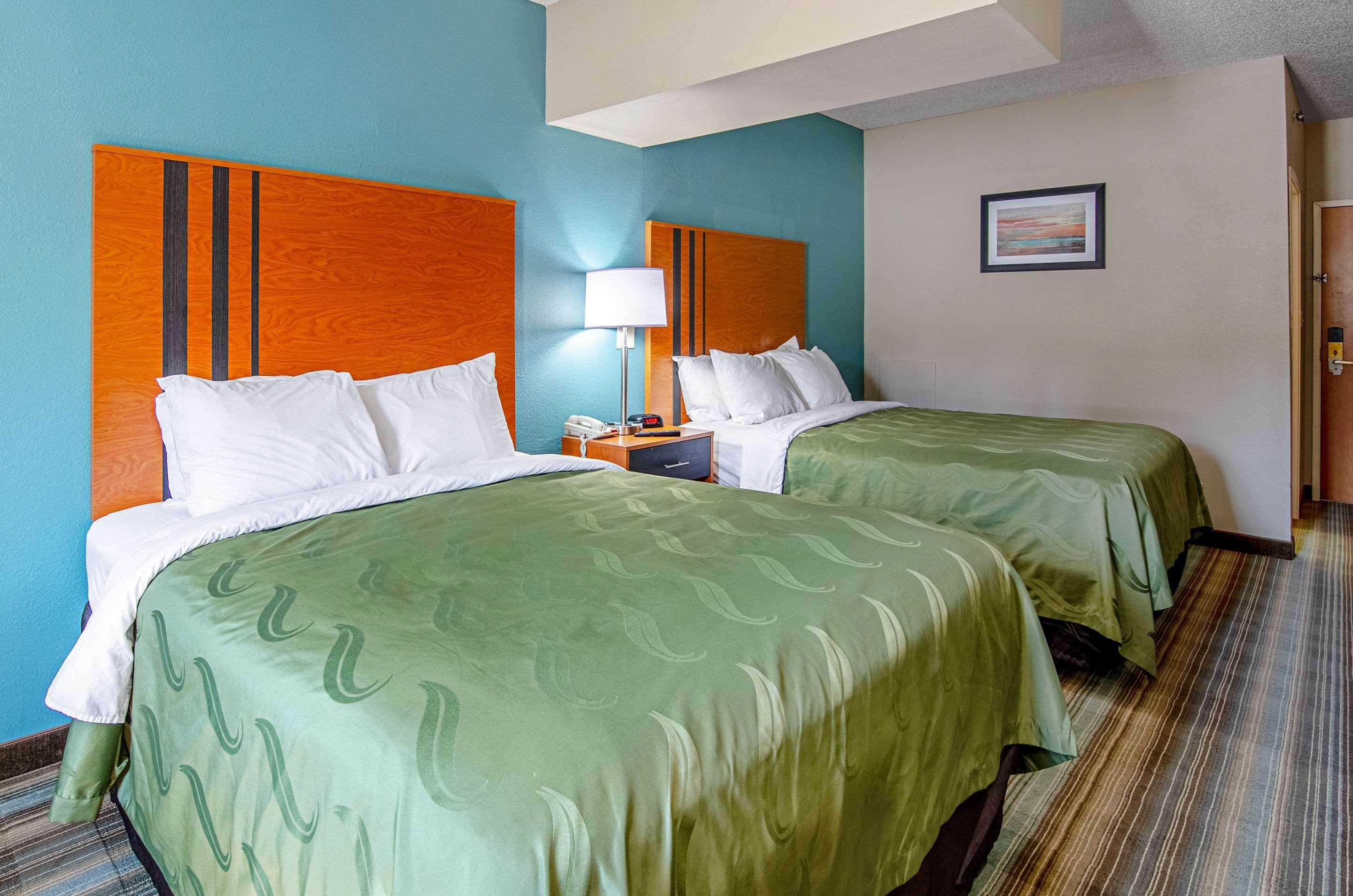 Quality Inn & Suites I-81 Exit 7 Бристол Екстериор снимка