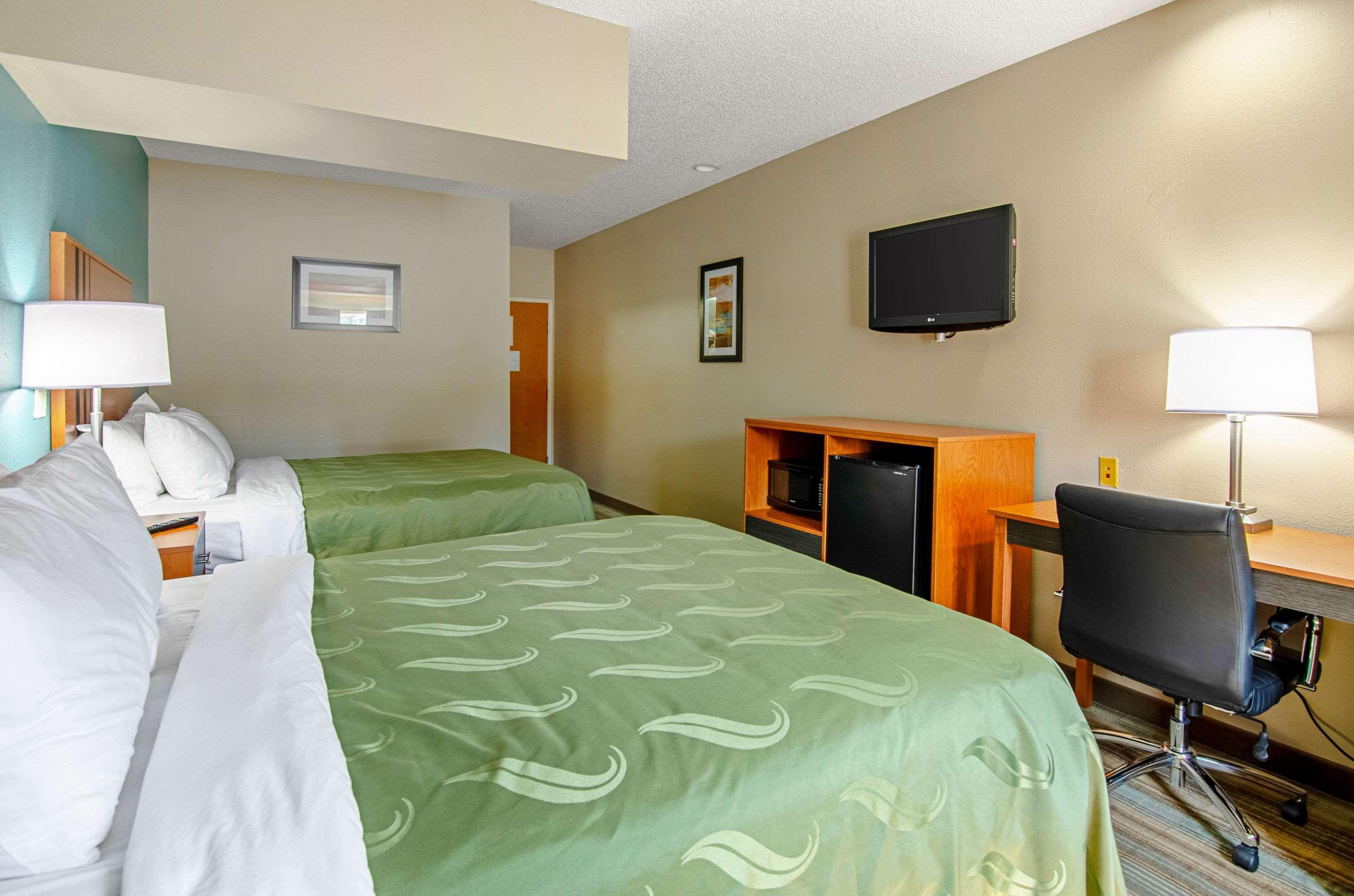 Quality Inn & Suites I-81 Exit 7 Бристол Екстериор снимка