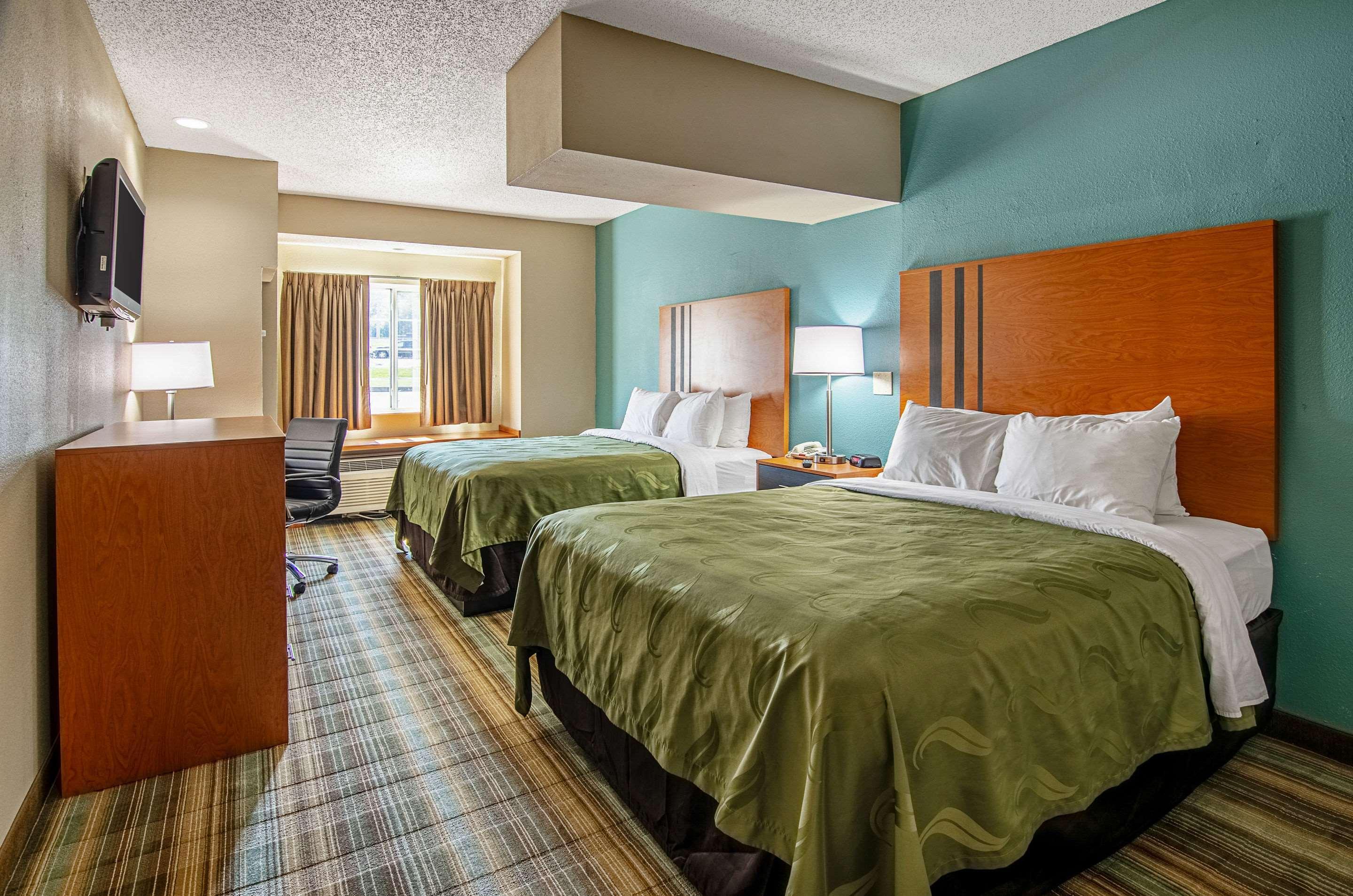 Quality Inn & Suites I-81 Exit 7 Бристол Екстериор снимка