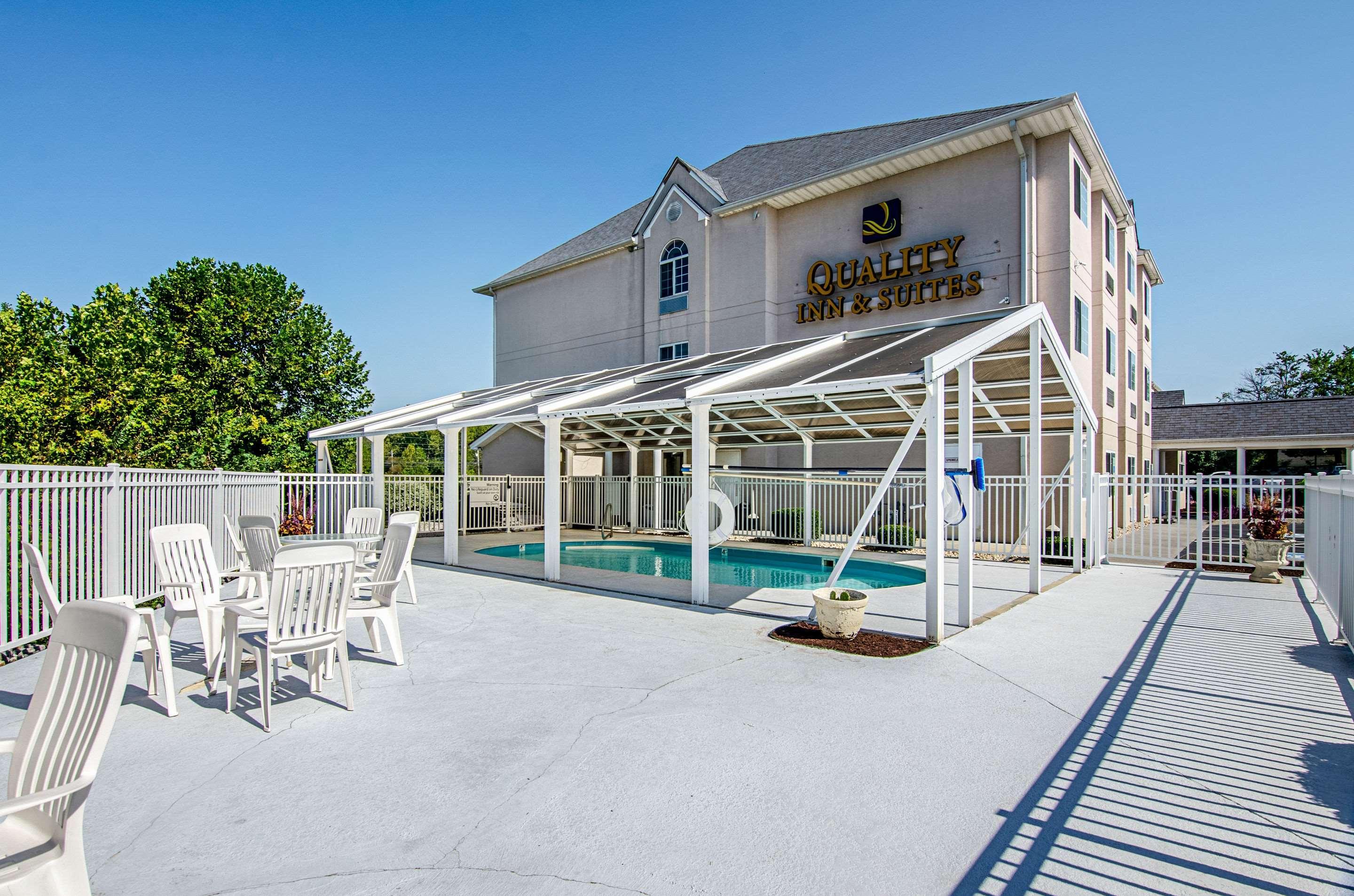 Quality Inn & Suites I-81 Exit 7 Бристол Екстериор снимка