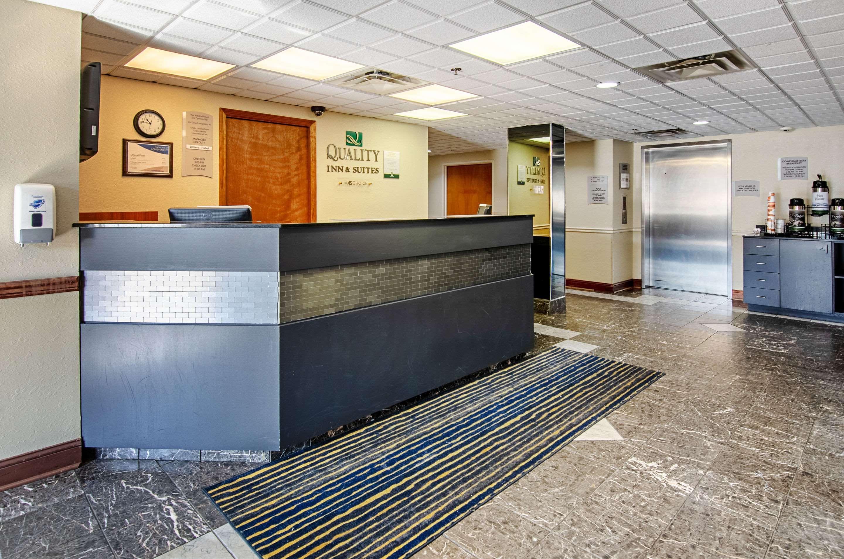 Quality Inn & Suites I-81 Exit 7 Бристол Екстериор снимка