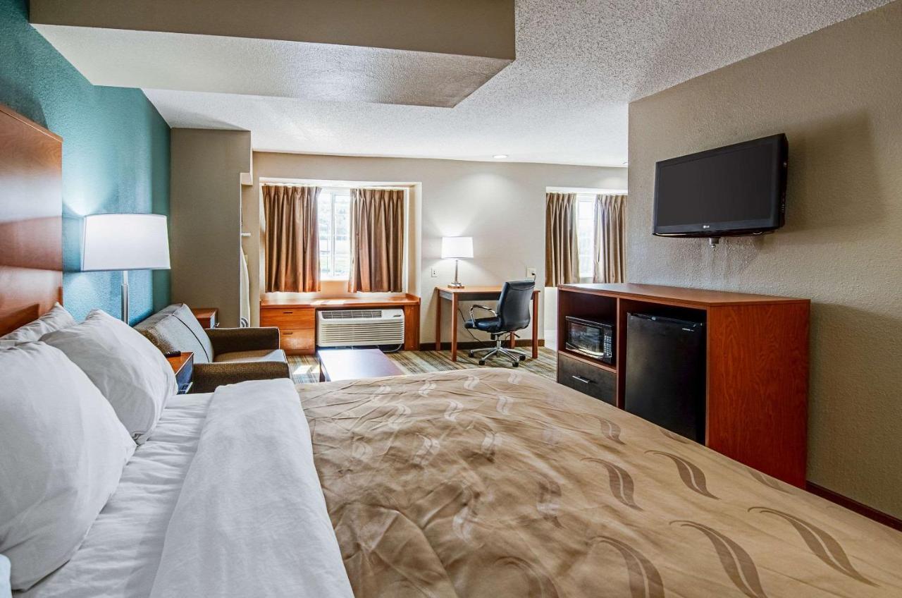 Quality Inn & Suites I-81 Exit 7 Бристол Екстериор снимка