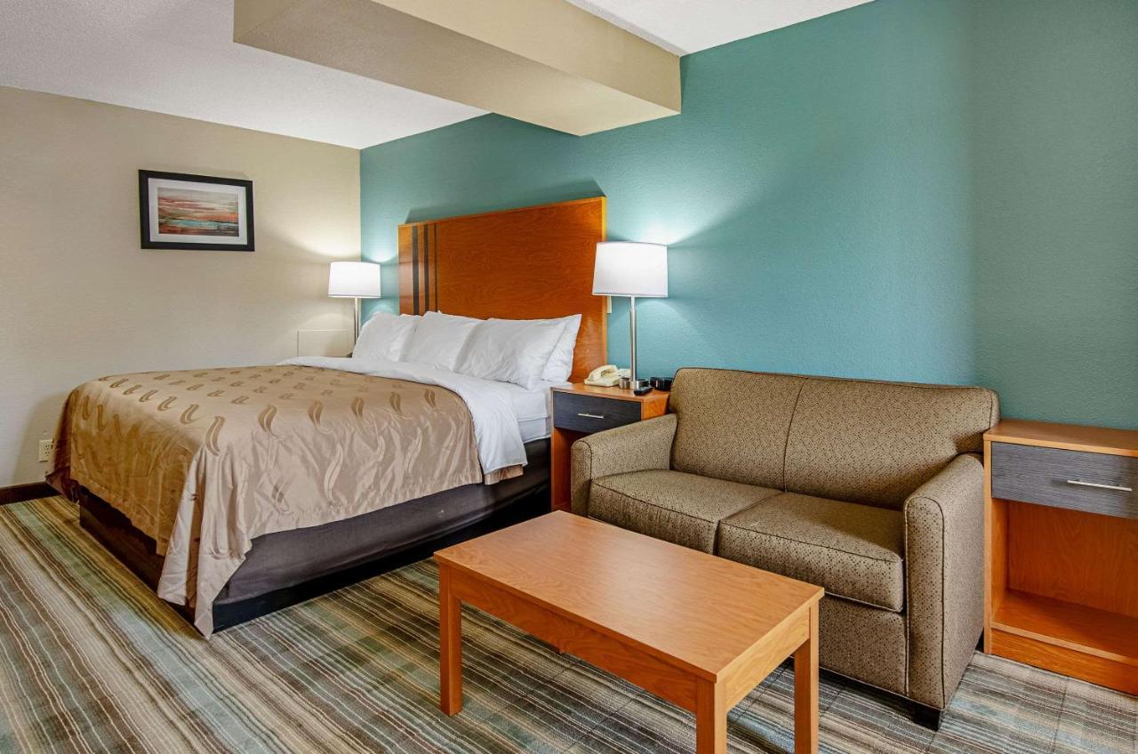 Quality Inn & Suites I-81 Exit 7 Бристол Екстериор снимка