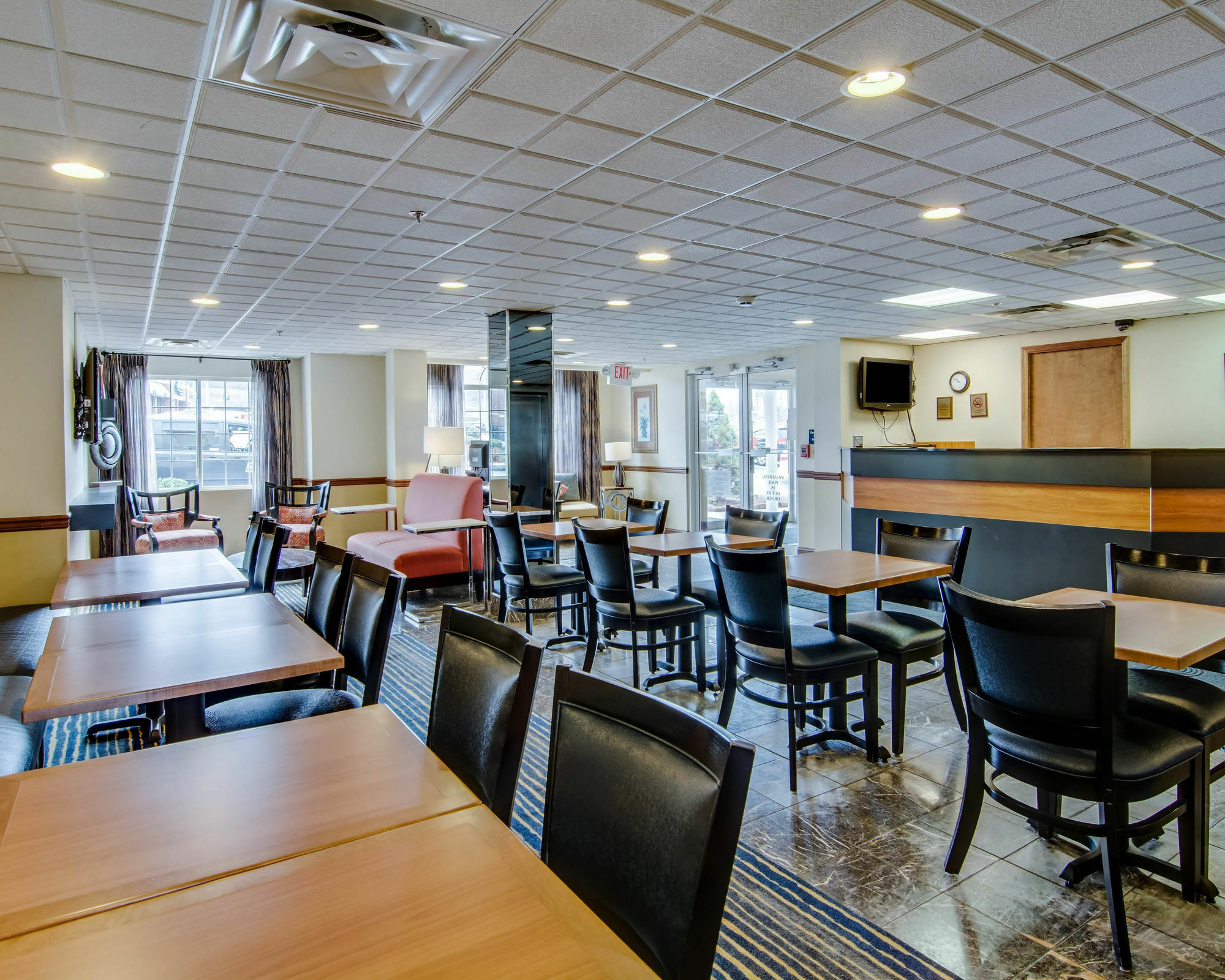 Quality Inn & Suites I-81 Exit 7 Бристол Екстериор снимка