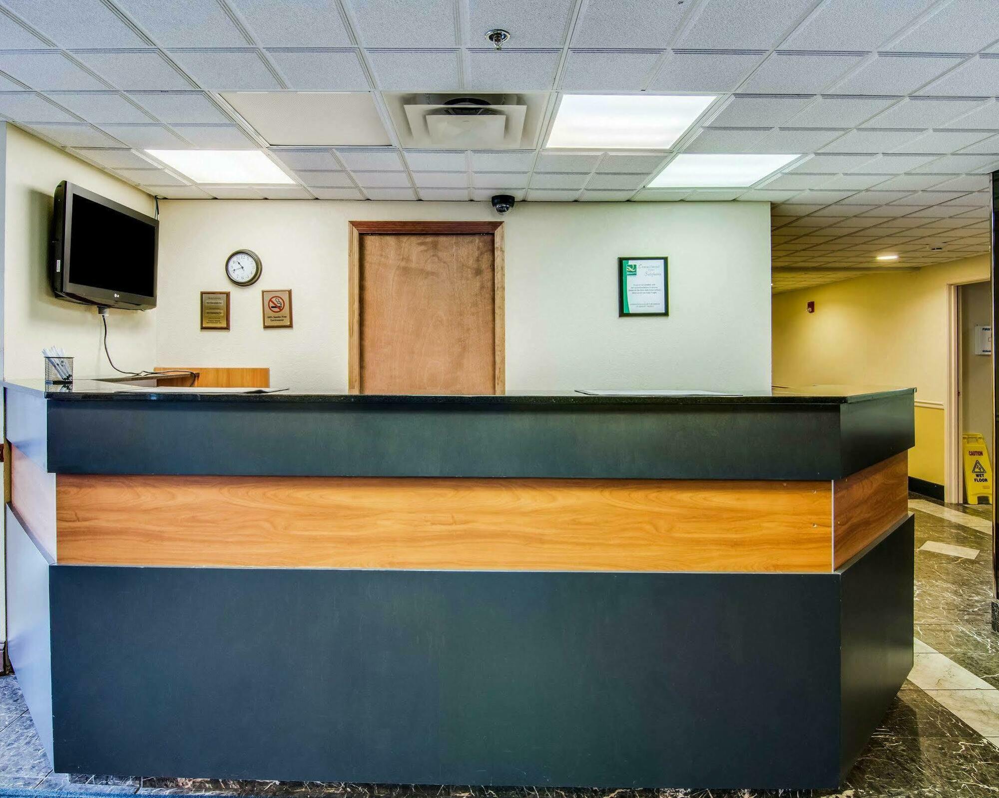 Quality Inn & Suites I-81 Exit 7 Бристол Екстериор снимка