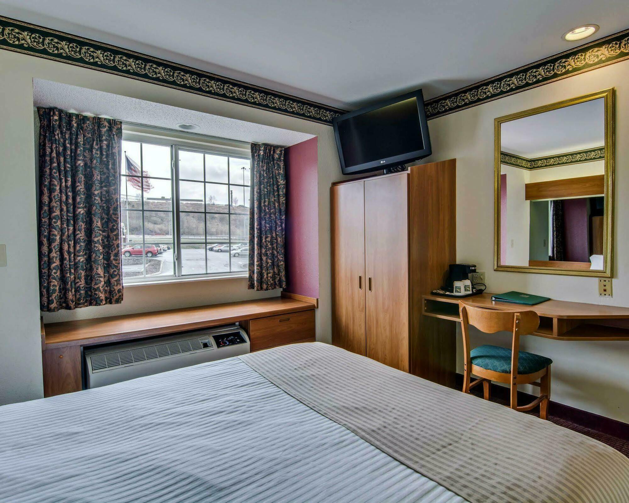 Quality Inn & Suites I-81 Exit 7 Бристол Екстериор снимка