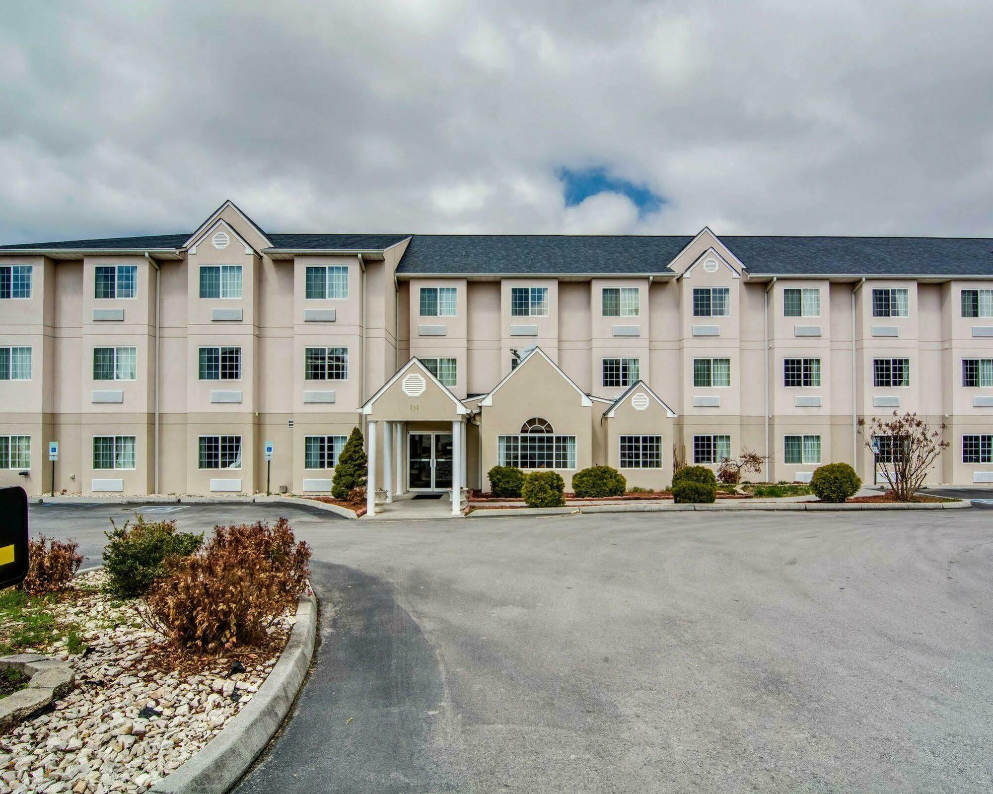 Quality Inn & Suites I-81 Exit 7 Бристол Екстериор снимка